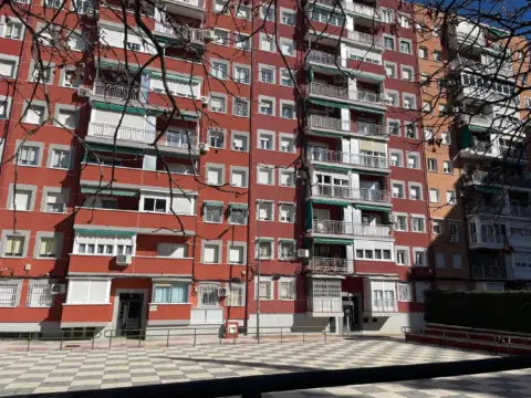 Piso en calle de Sierra de Picos de Europa, 25